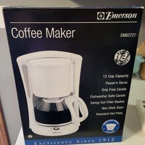 Emerson White Coffee Maker - 12 Cup Capacity